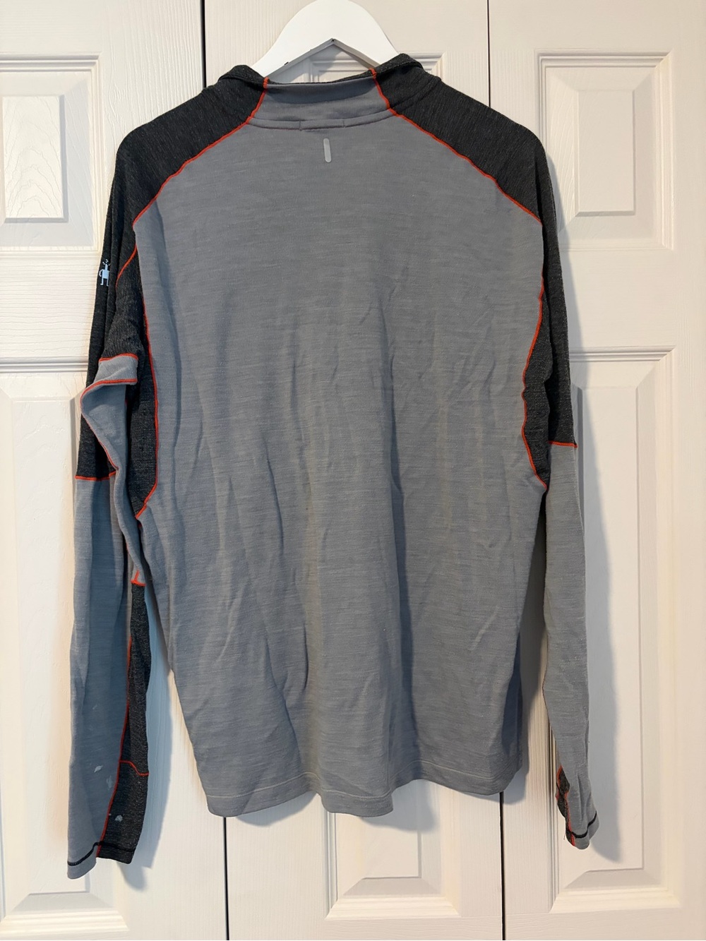 Flawed Smartwool Light Gray Dark Charcoal quarter Zip-Front Red Trim thumb hole - Picture 2 of 10